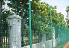 Highway Guardrail Painted with PECOAT® Polyethylene Powder