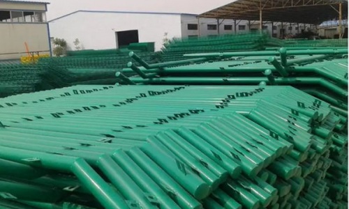 Highway-guardrail-column-coated-with-pvc-powder-coat